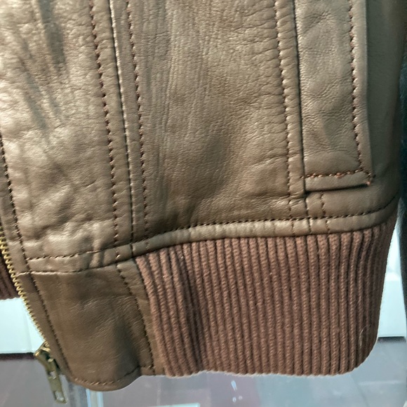 Leather jacket - Picture 4 of 5